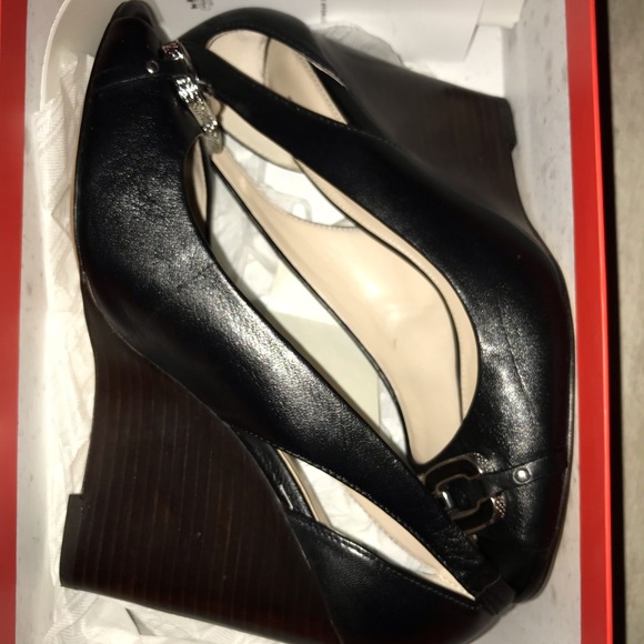 Coach Larchmont Size 7.5 Black - Picture 4 of 4